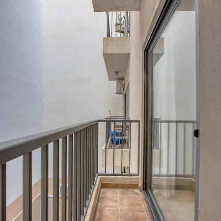 Stylish 1br In The Heart Of It All, Paceville By 360 Estates Apartman *