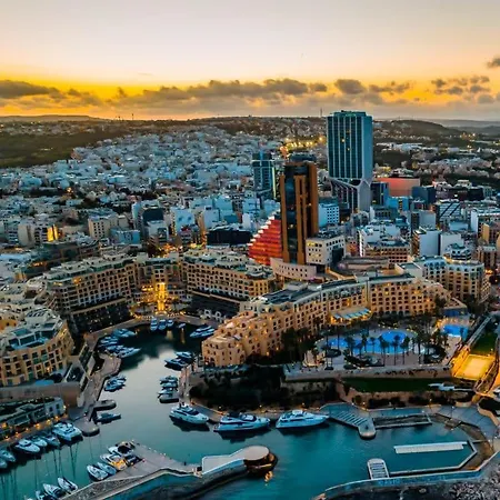 Daire Stylish 1br In The Heart Of It All, Paceville By 360 Estates *