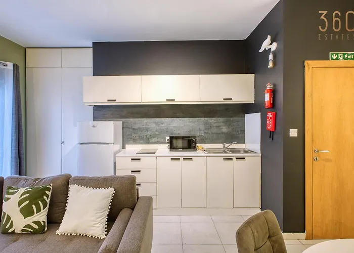 Stylish 1br In The Heart Of It All, Paceville By 360 Estates San Julián
